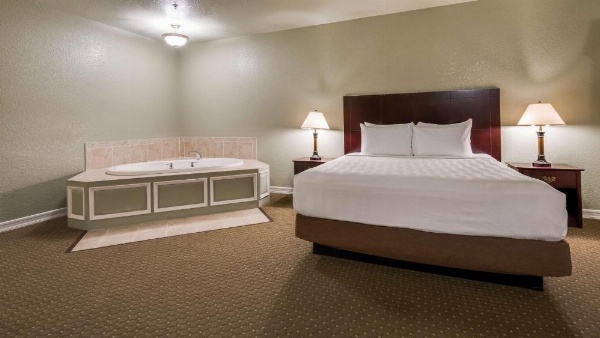 Best Western Plus Bayshore Inn image 23