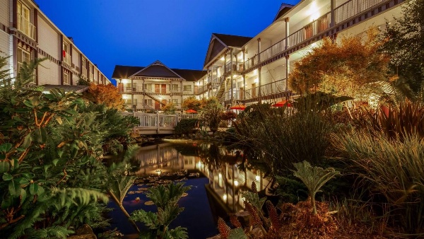 Best Western Plus Bayshore Inn image 3